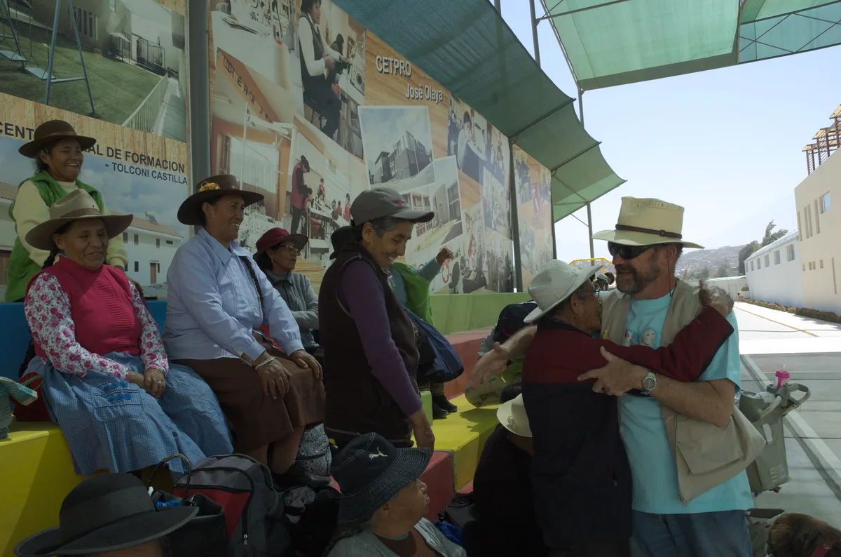 Friedhelm Krieger, hier bei einem Besuch 2015, ist immer noch ein gern gesehener Gast in Peru. Einrichtungen von Paz Peru in Arequipa